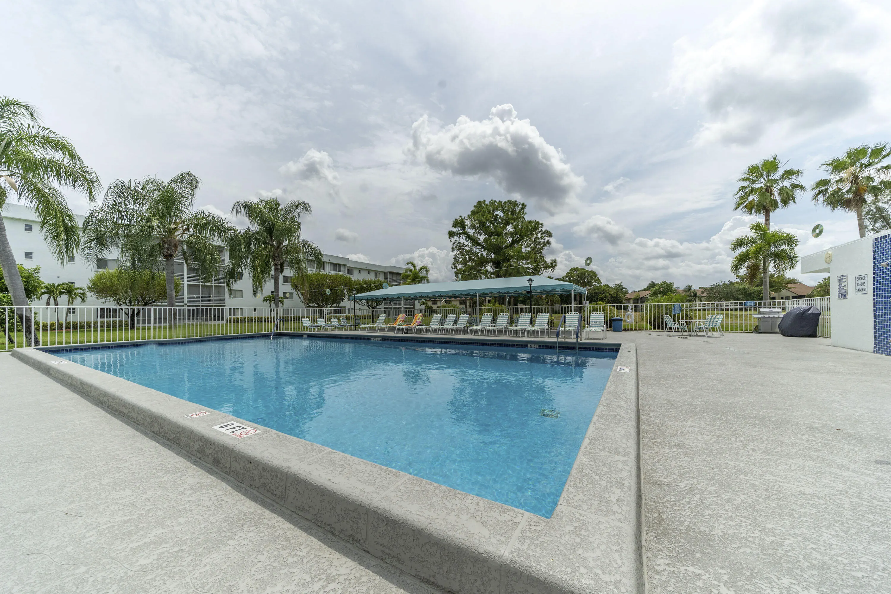3871 VIA POINCIANA #202