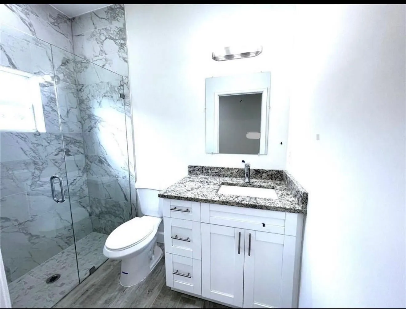 1530 W 26th Court