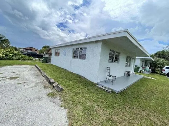 4363 LAKEWOOD Road #A
