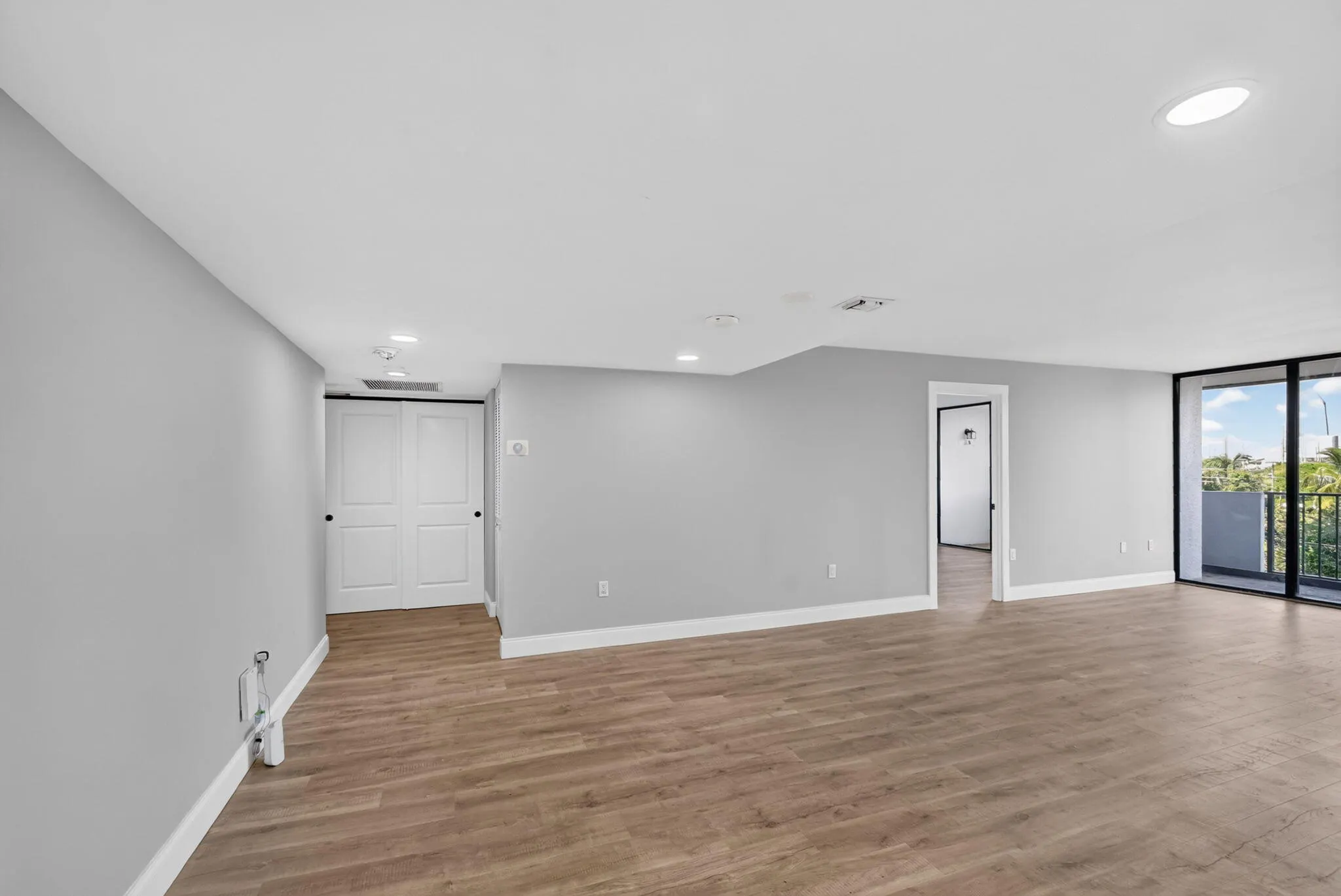 5600 N FLAGLER Drive #306