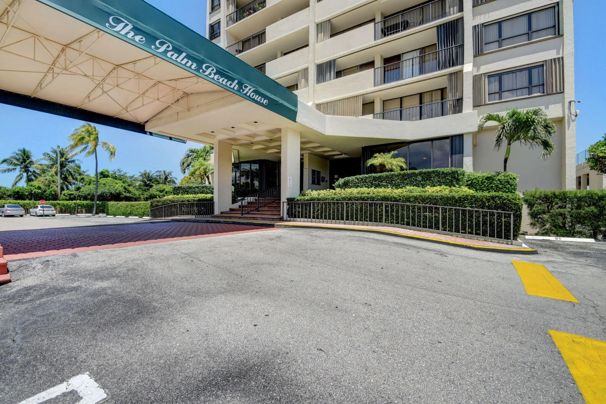 5600 N FLAGLER Drive #306