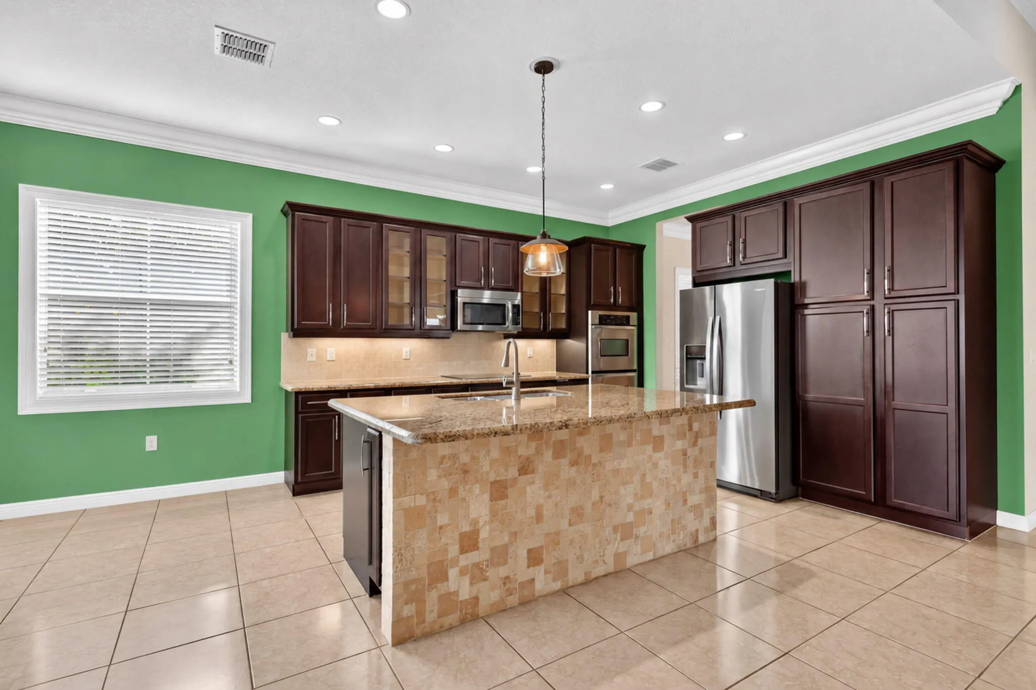 2572 COOPER Way