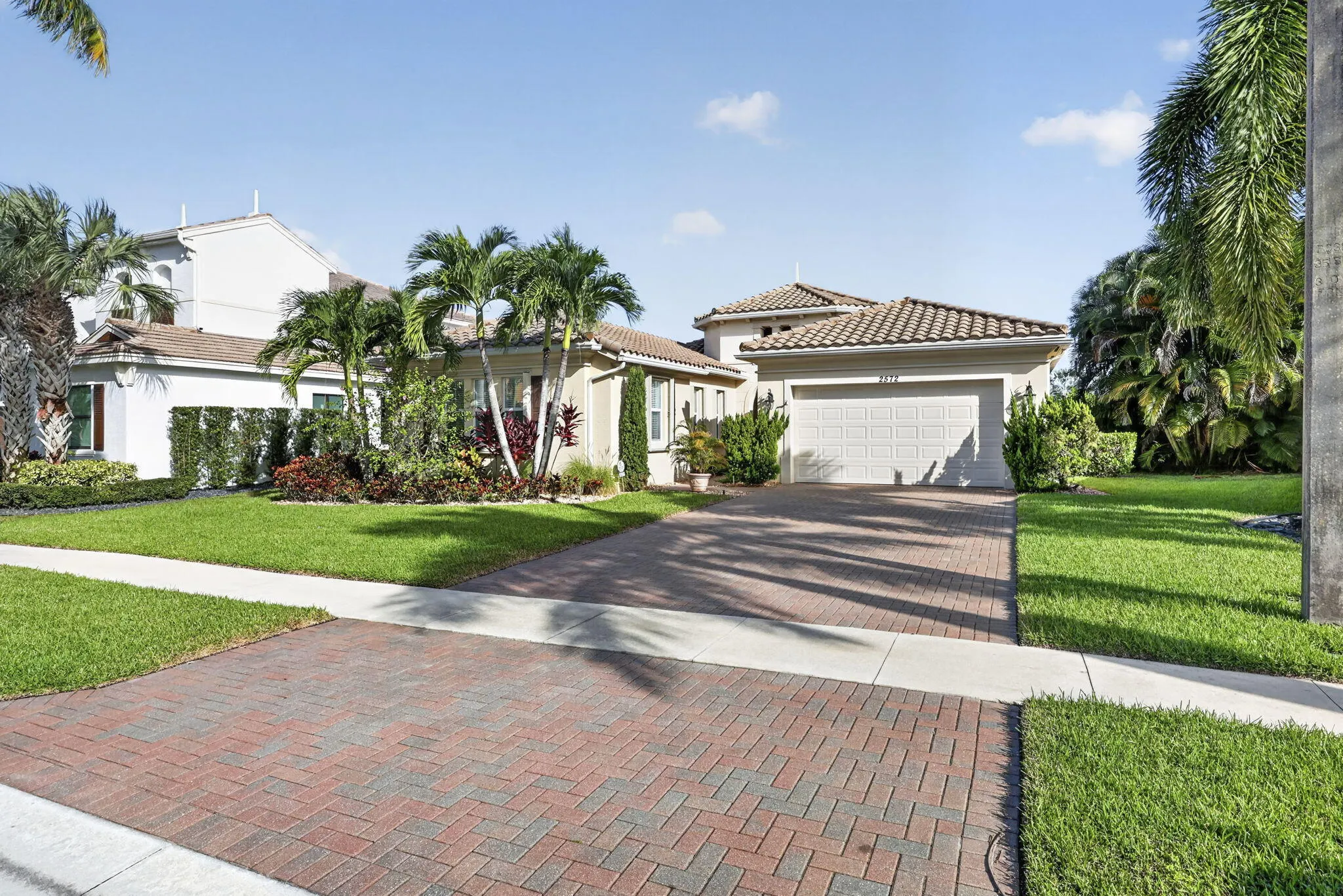 2572 COOPER Way