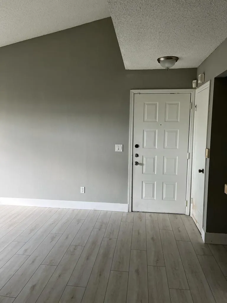 2303 N CONGRESS Avenue #32