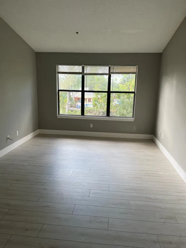2303 N CONGRESS Avenue #32