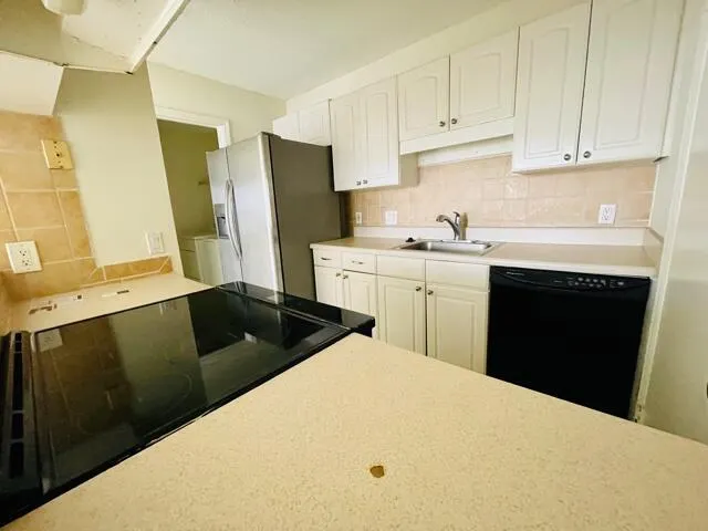 2303 N CONGRESS Avenue #32