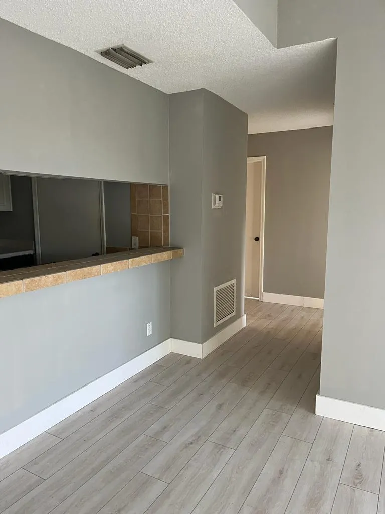 2303 N CONGRESS Avenue #32