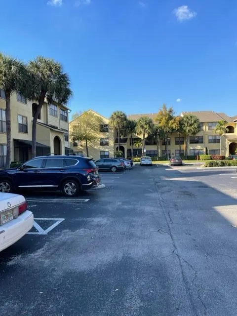 2303 N CONGRESS Avenue #32