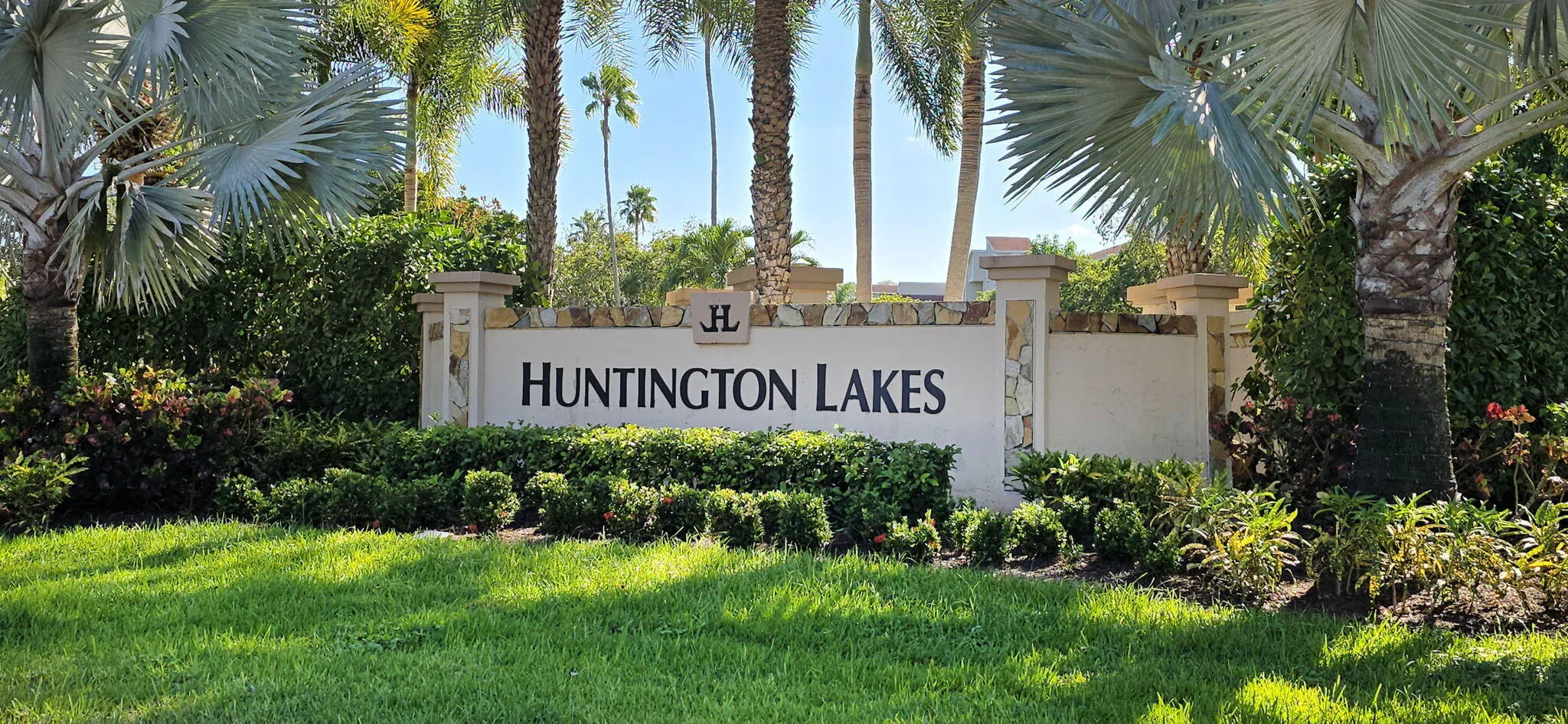 7240 Huntington Lane #806