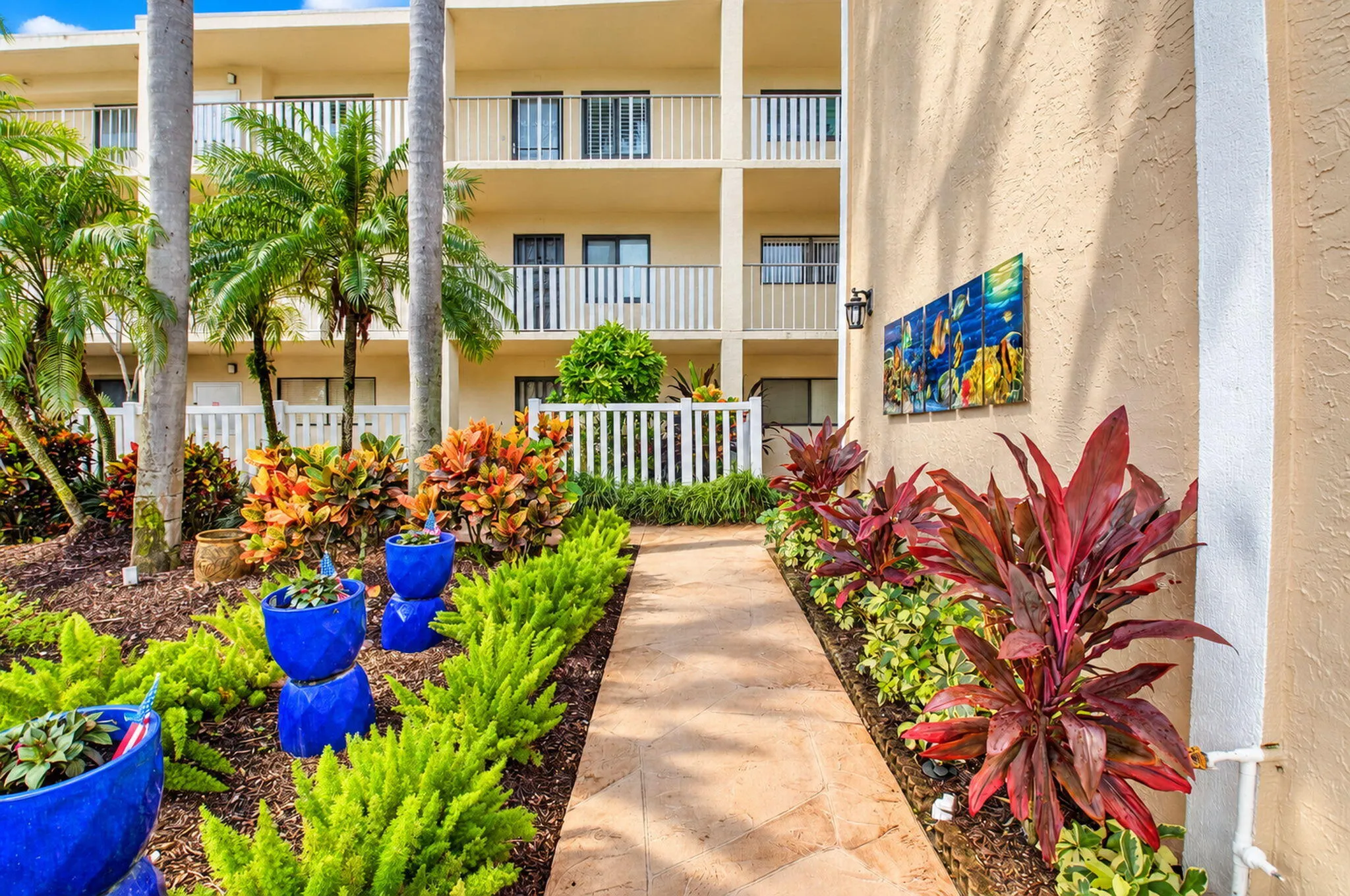 7240 Huntington Lane #806