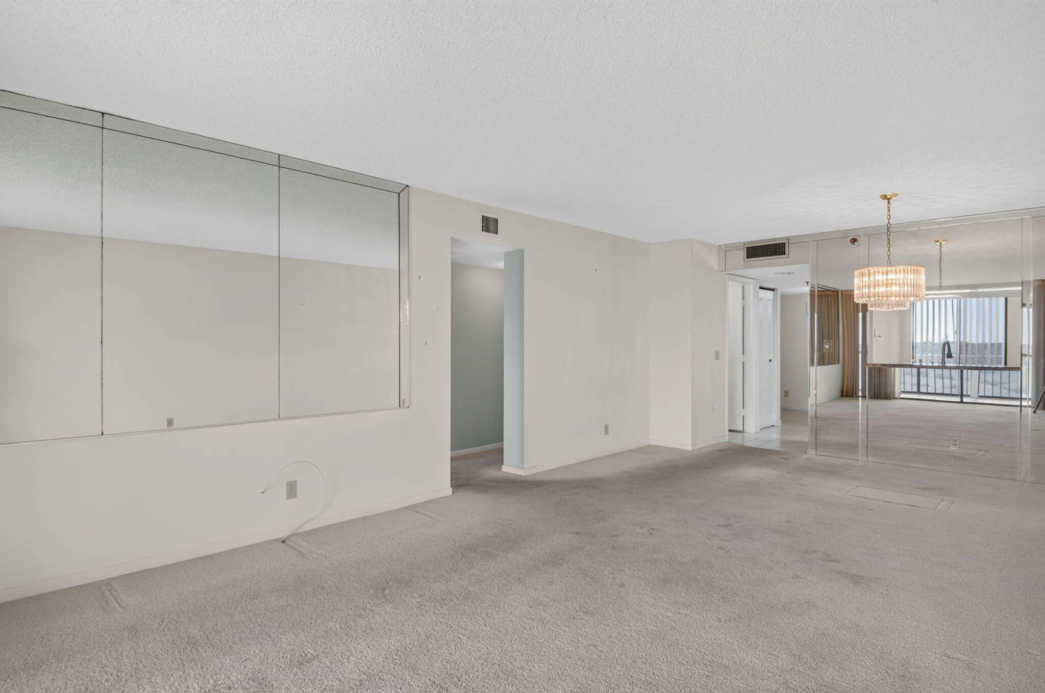 7240 Huntington Lane #806