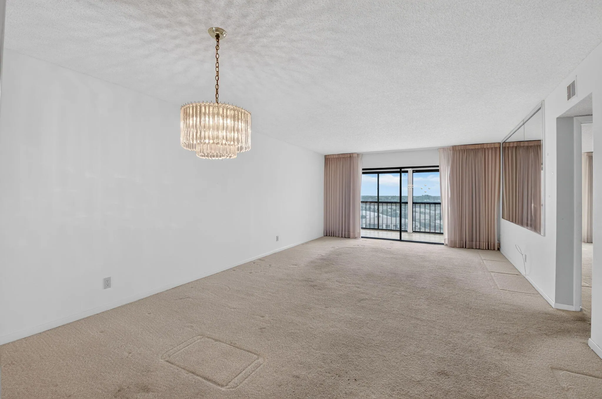 7240 Huntington Lane #806
