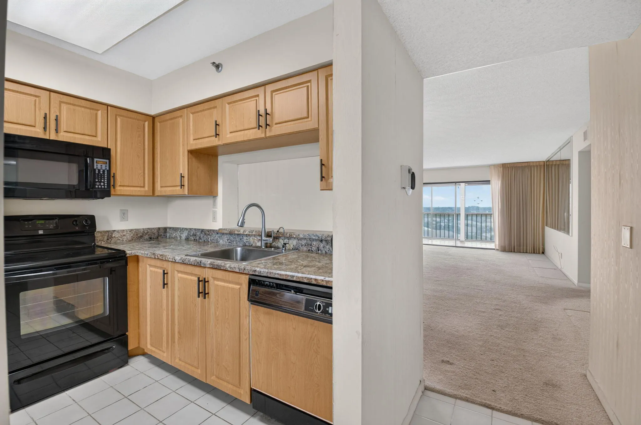 7240 Huntington Lane #806