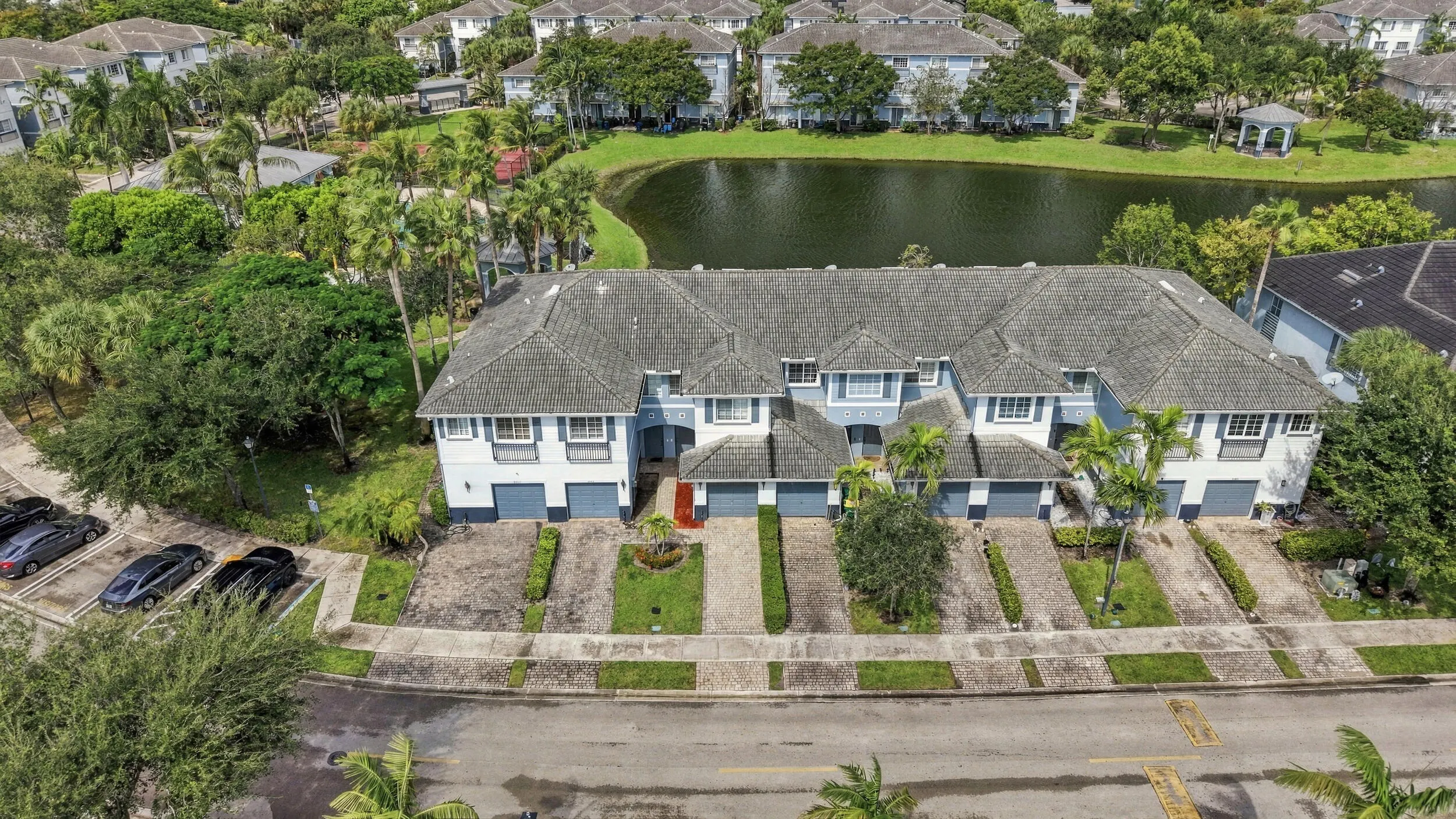 3593 NW 13TH Street