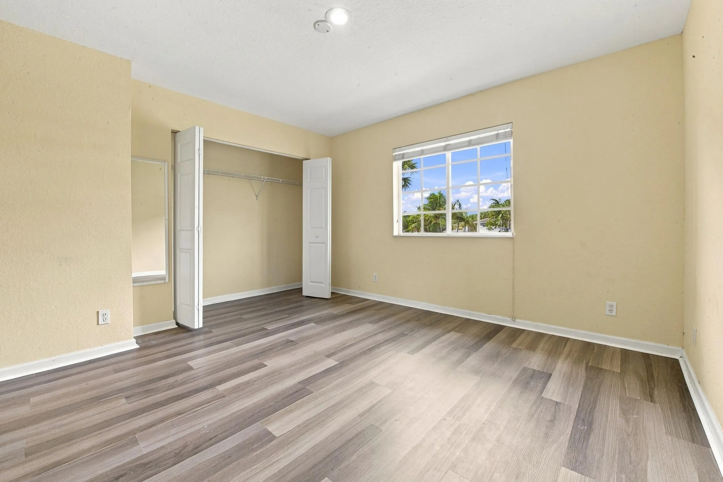 3593 NW 13TH Street