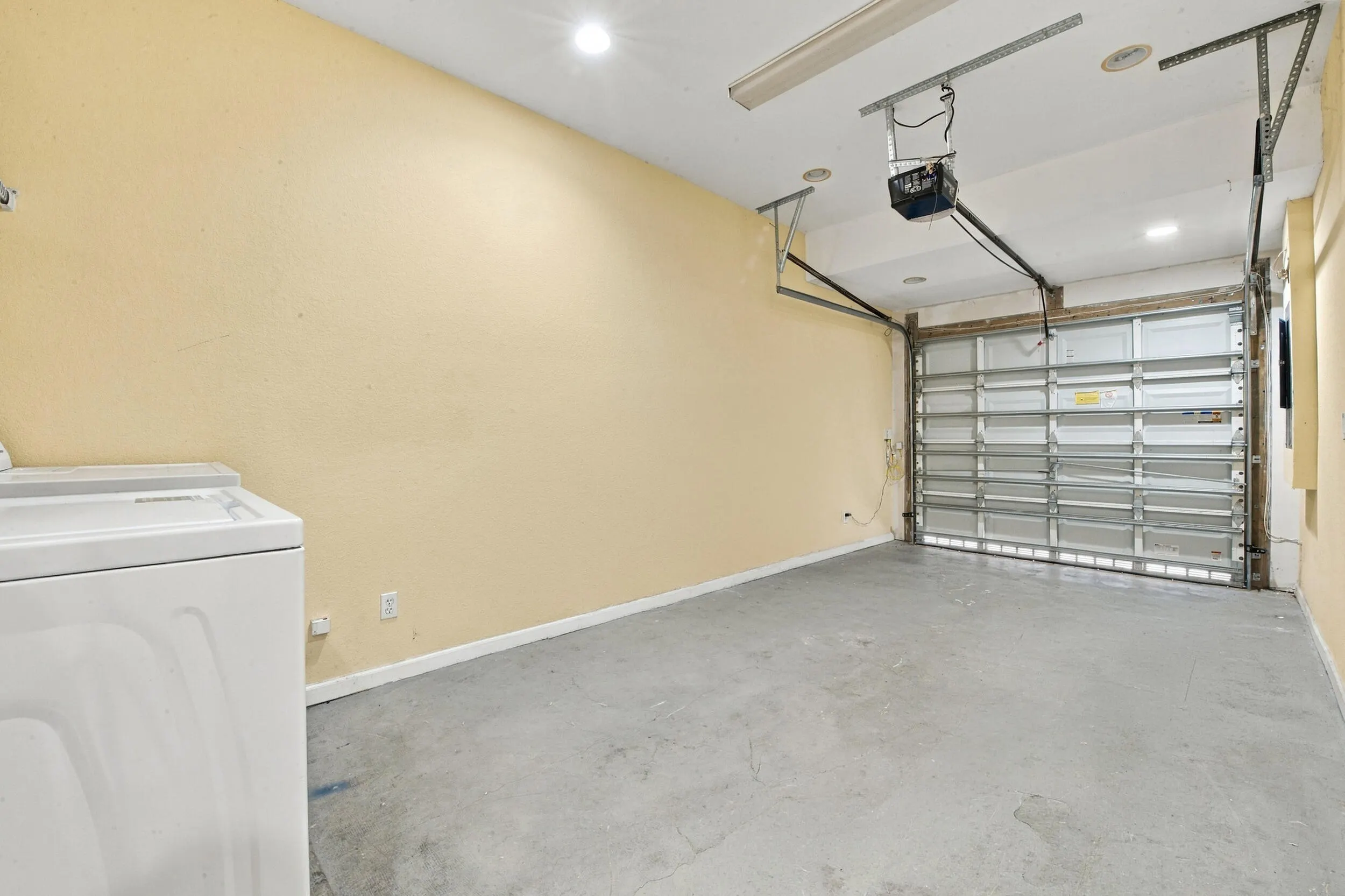3593 NW 13TH Street