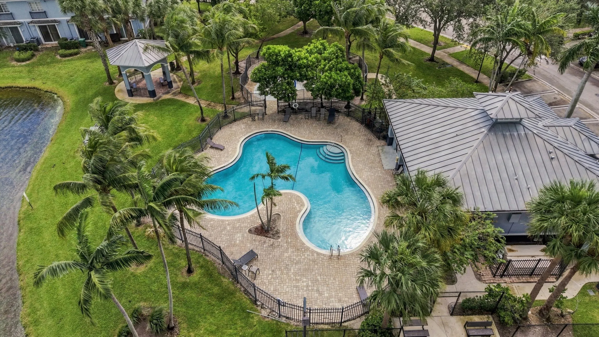 3593 NW 13TH Street