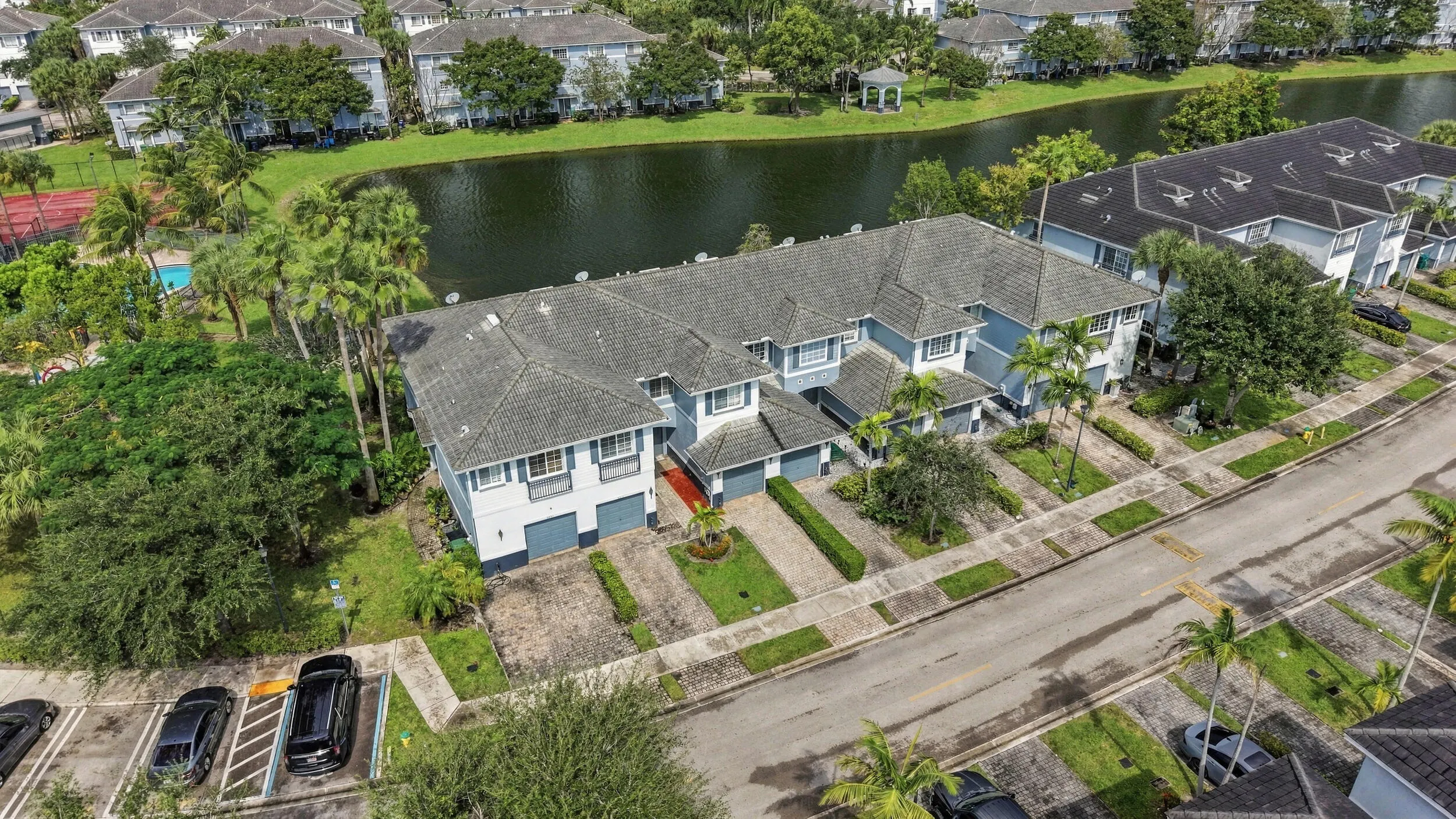 3593 NW 13TH Street