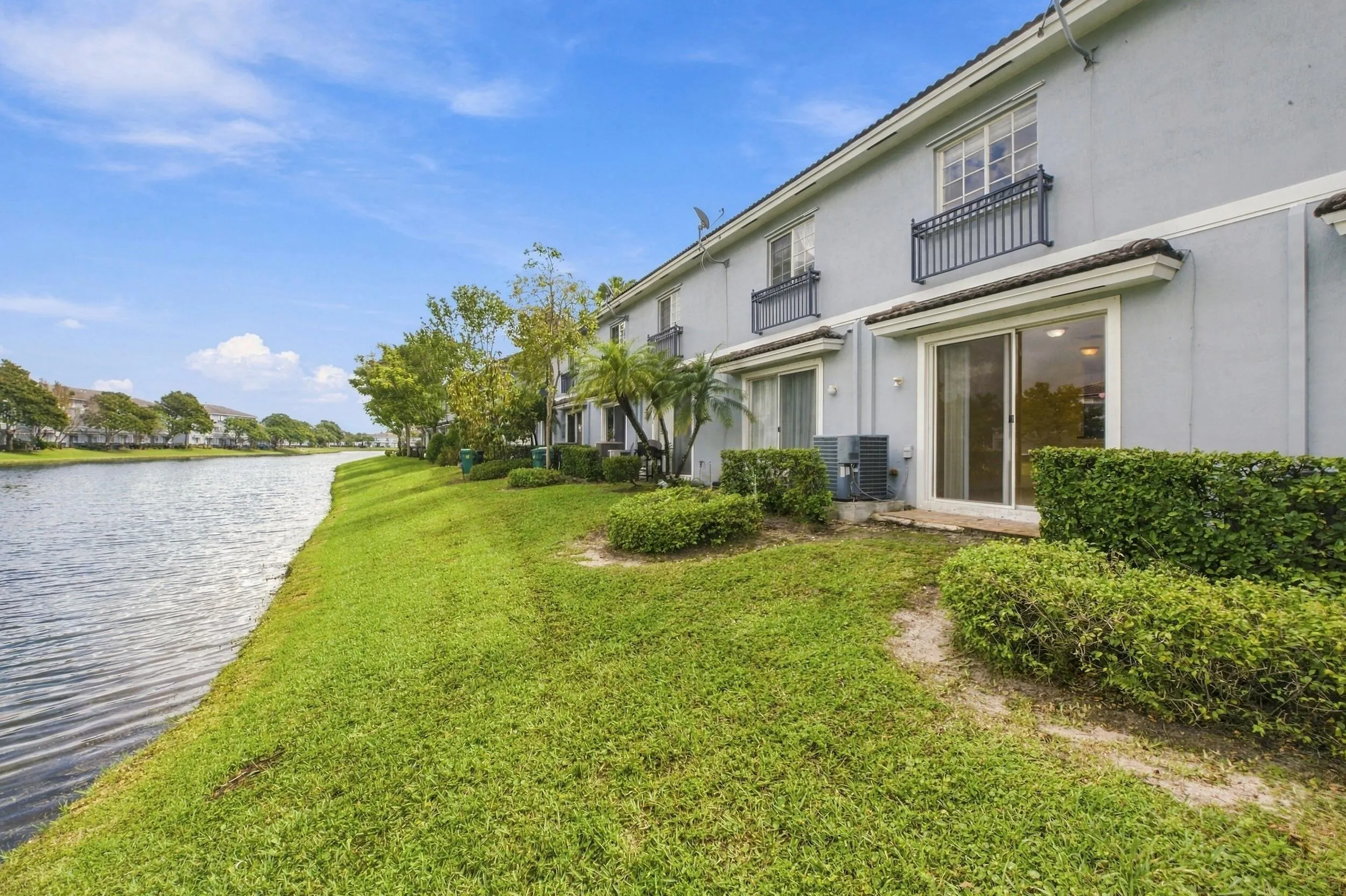 3593 NW 13TH Street