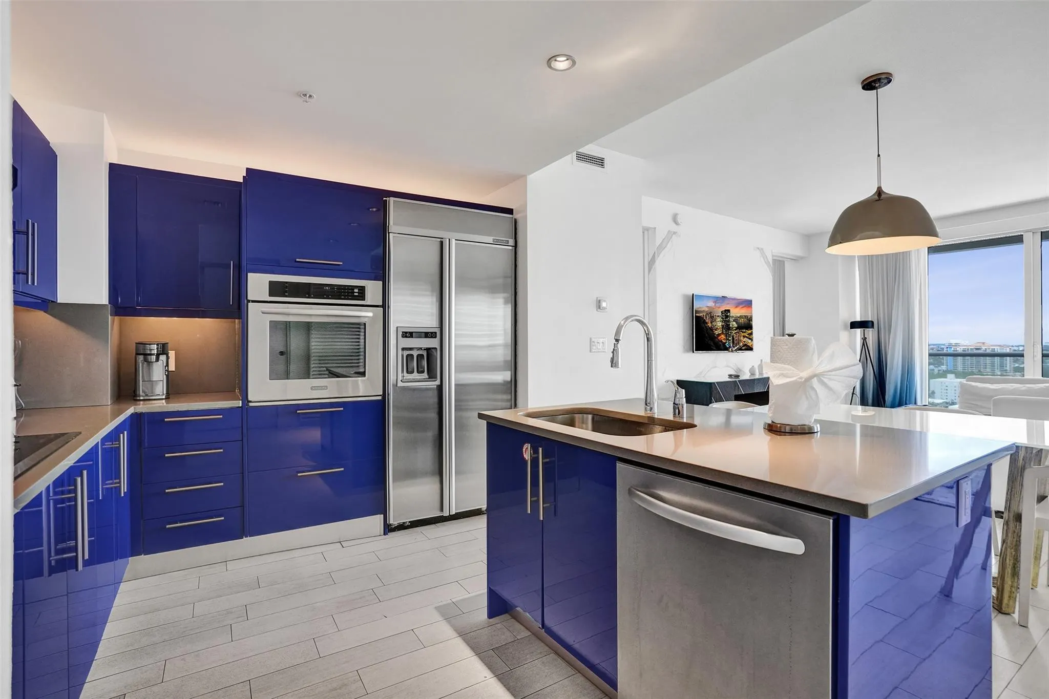 3101 BAYSHORE Drive #1806