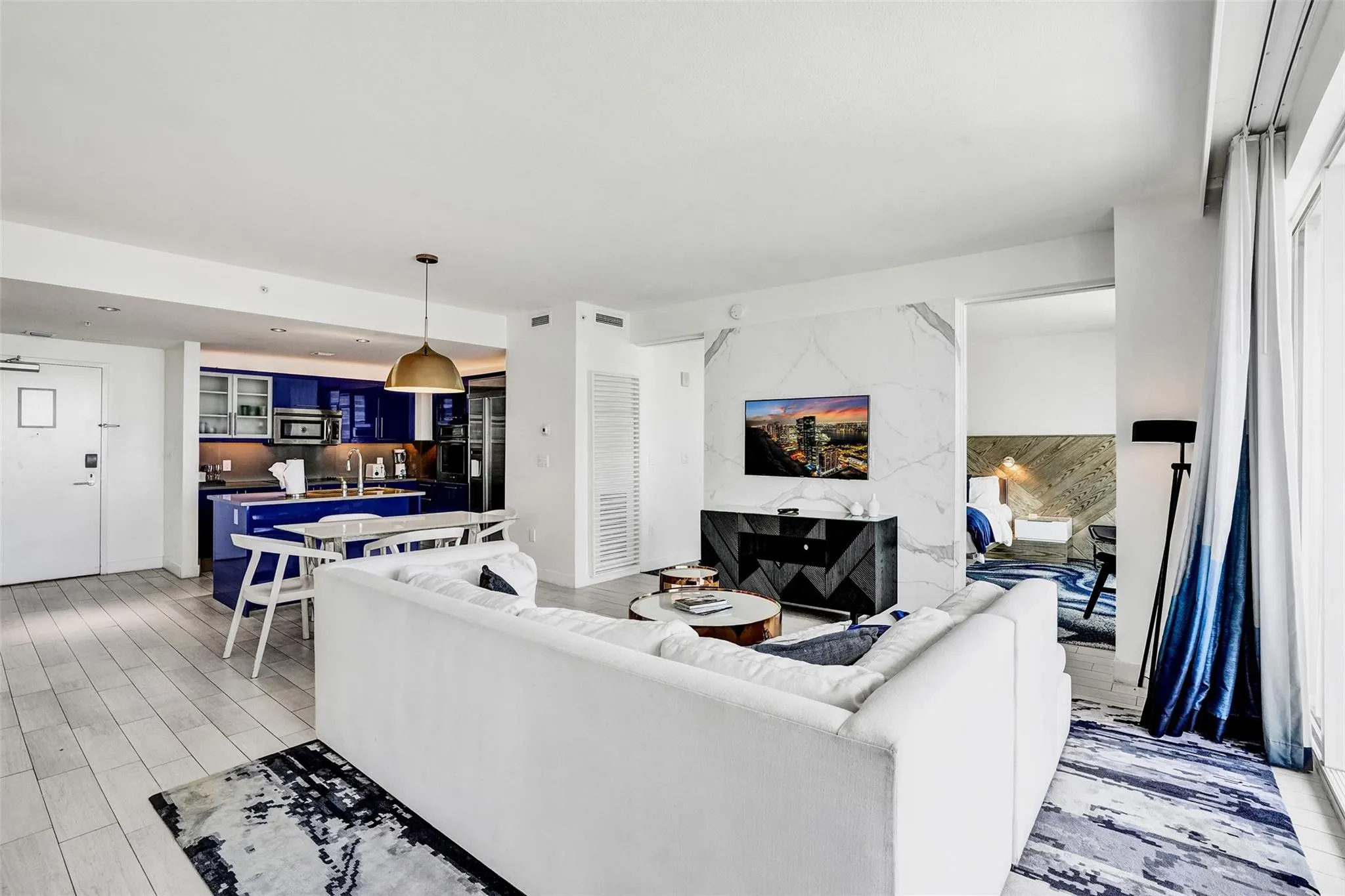 3101 BAYSHORE Drive #1806