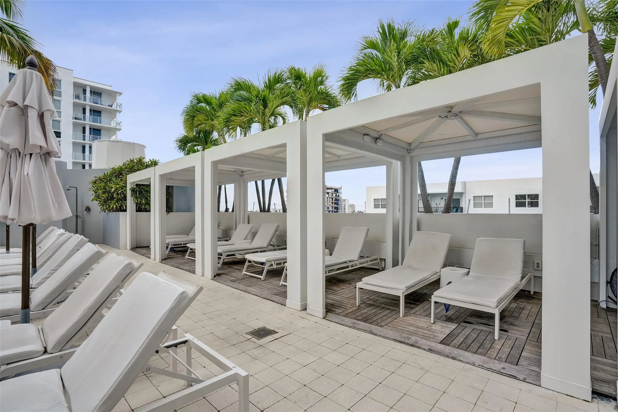 3101 BAYSHORE Drive #1806