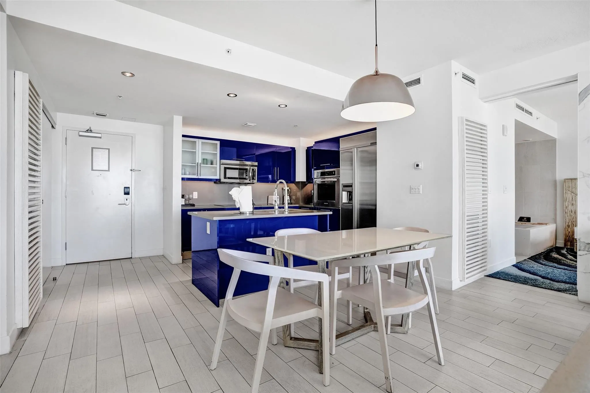 3101 BAYSHORE Drive #1806
