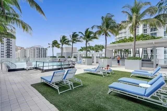 3101 BAYSHORE Drive #1806