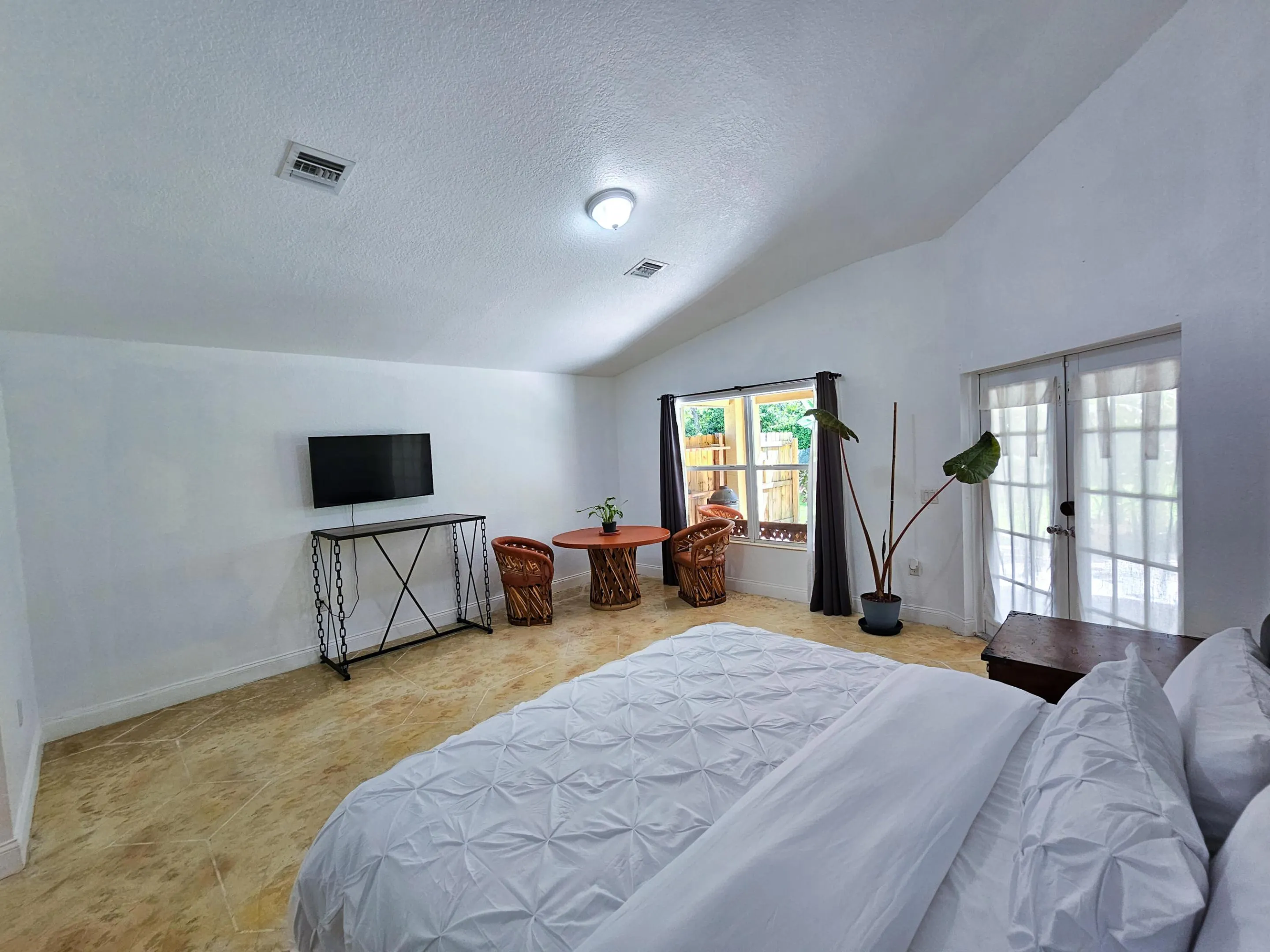 1136 PALMETTO Road
