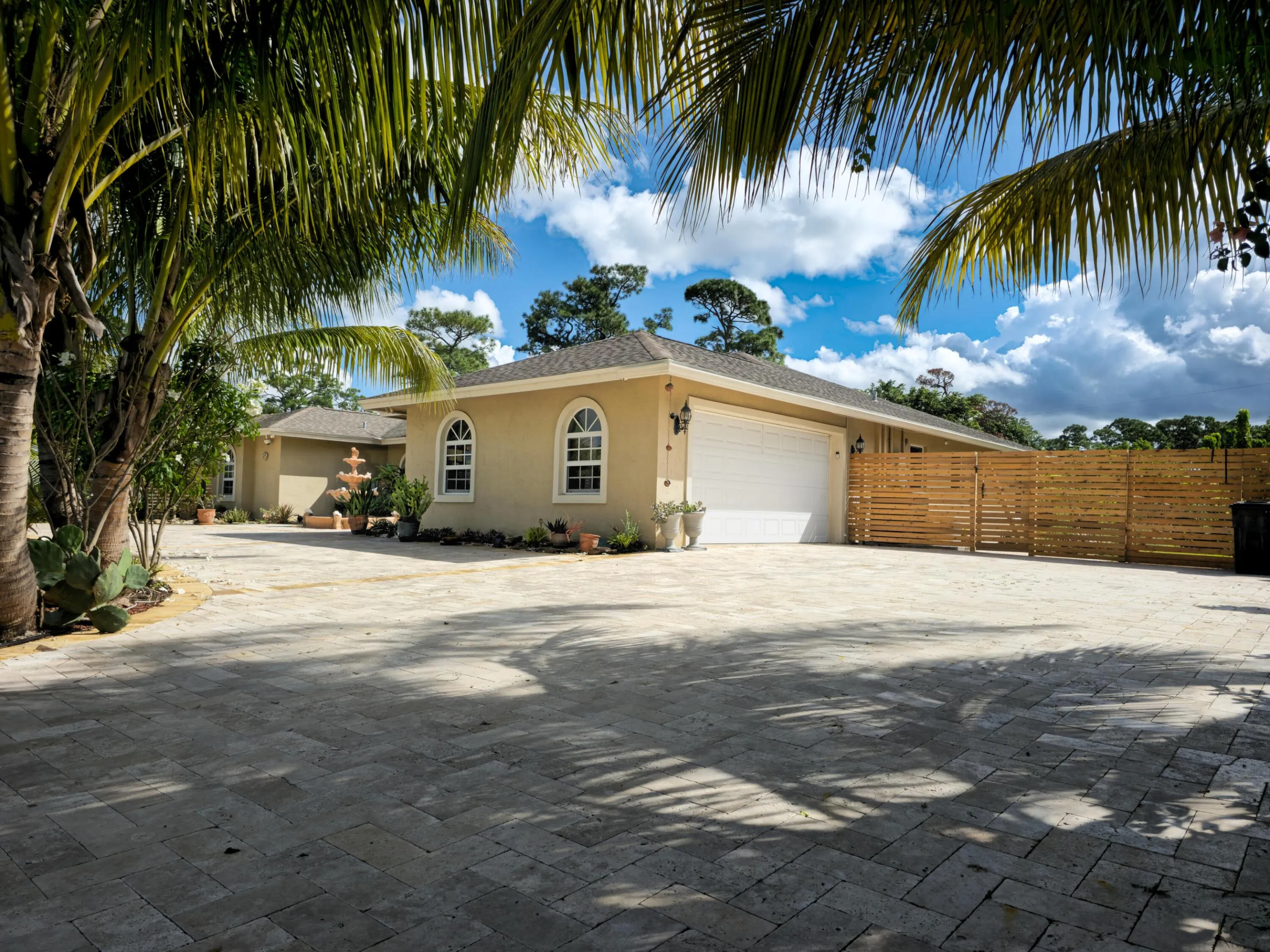1136 PALMETTO Road