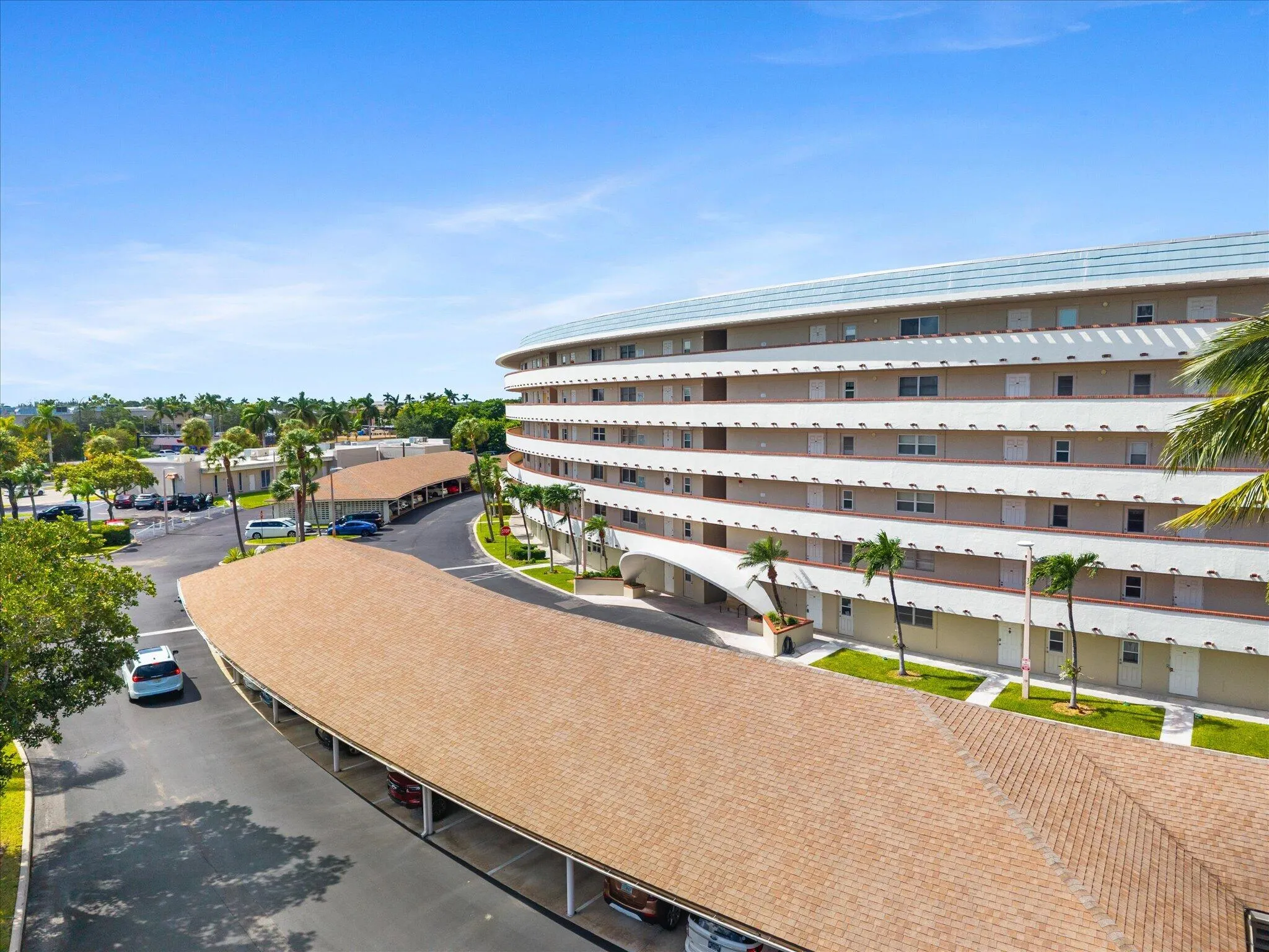 1319 E HILLSBORO Boulevard #409