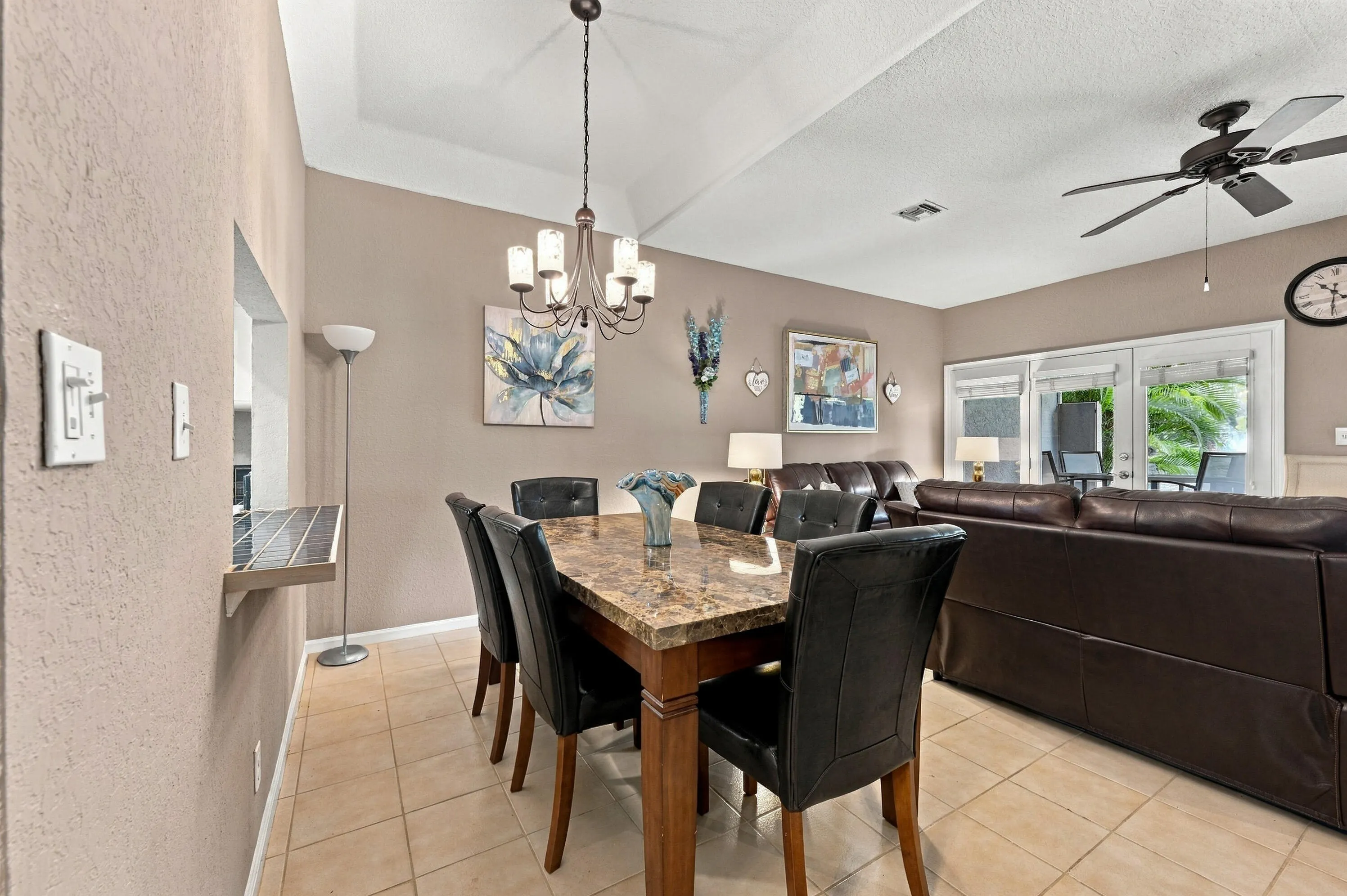 258 W HEMINGWAY Circle