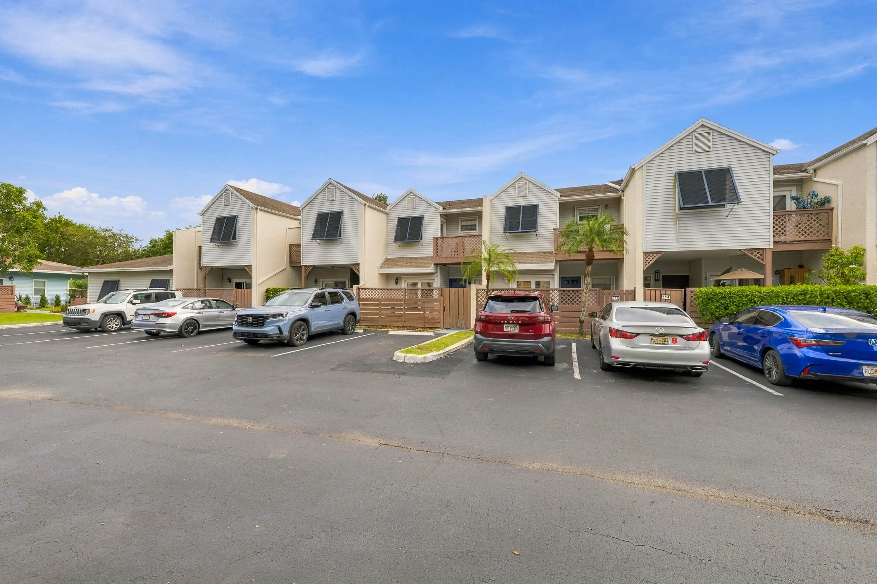 258 W HEMINGWAY Circle