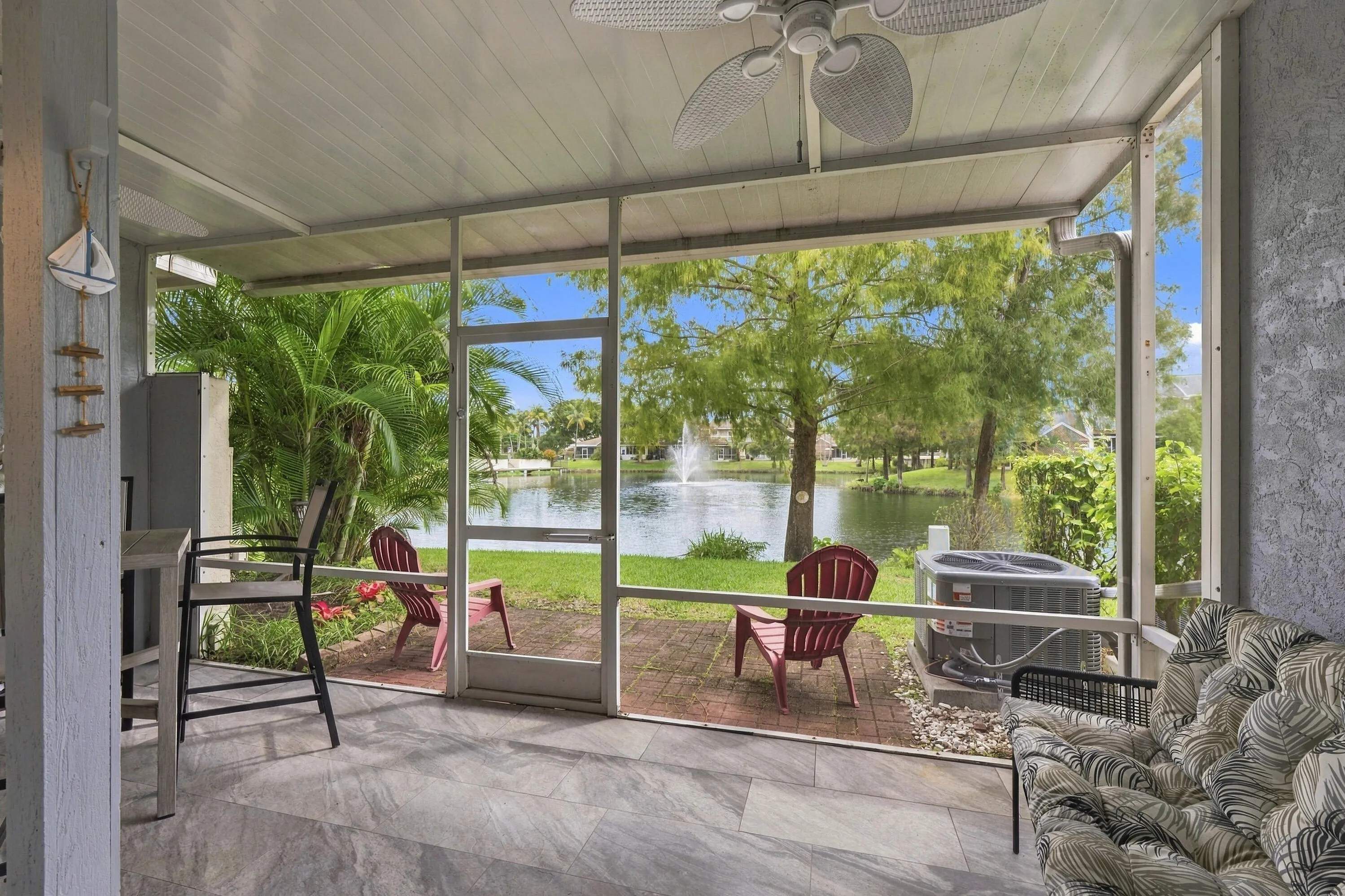 258 W HEMINGWAY Circle