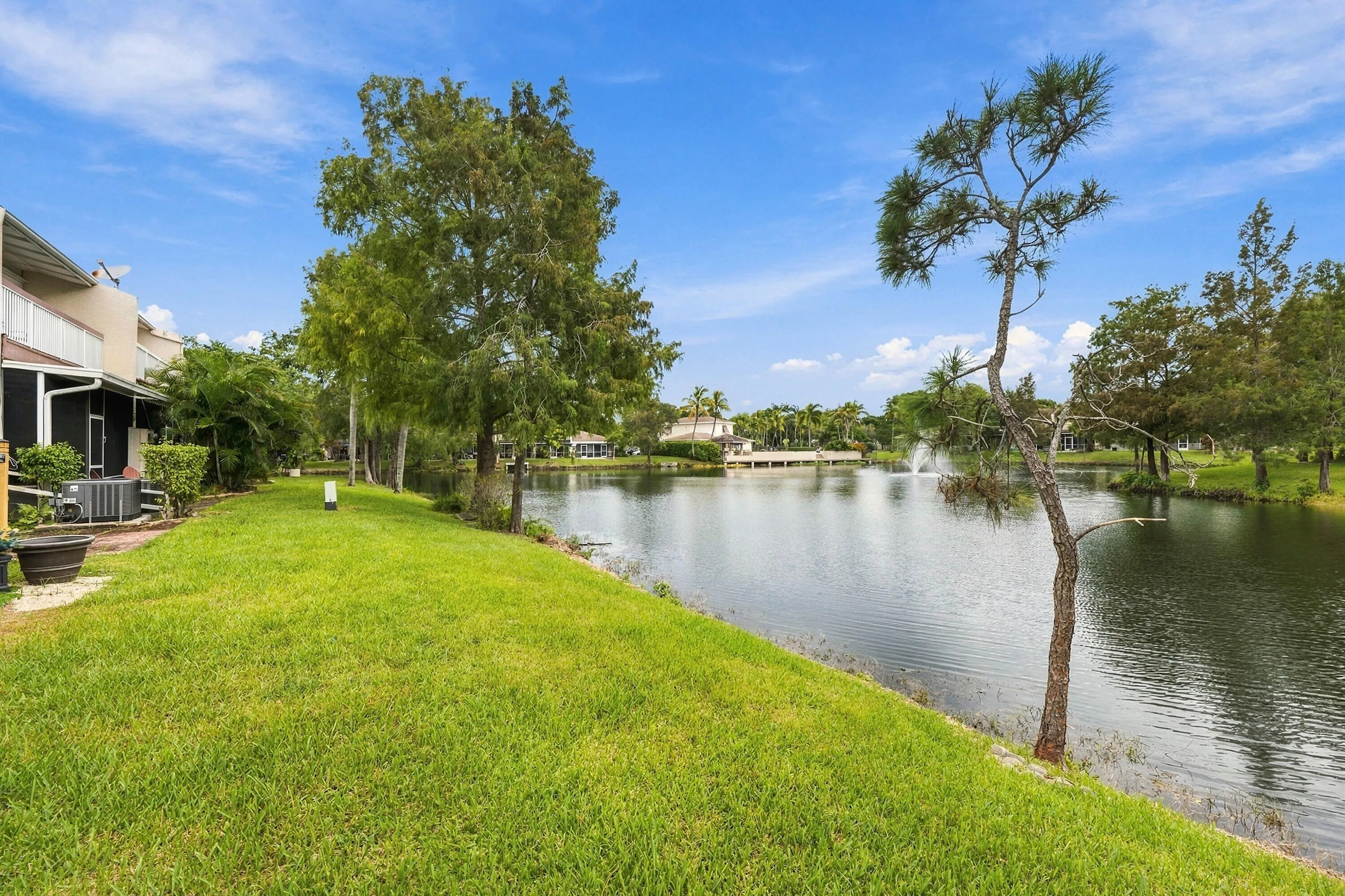 258 W HEMINGWAY Circle