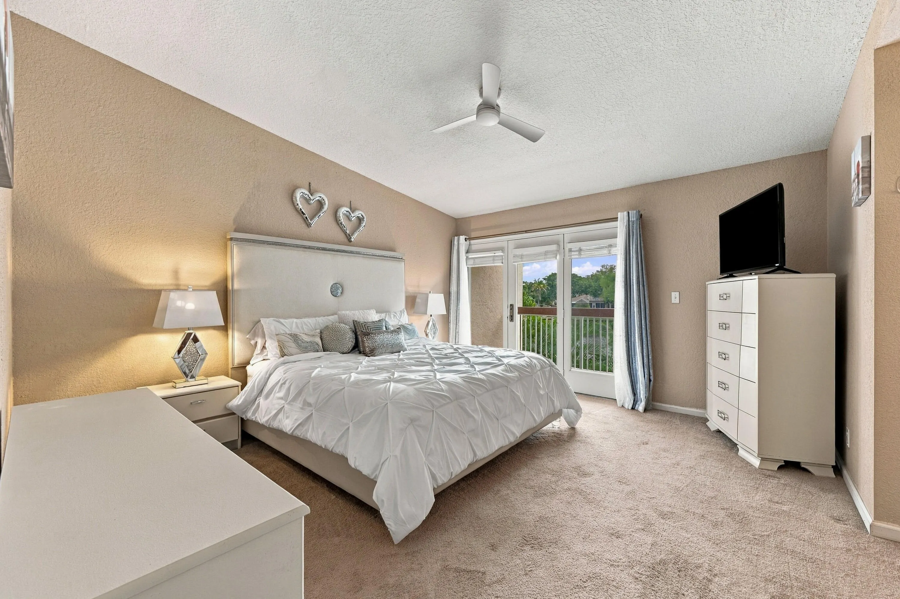 258 W HEMINGWAY Circle