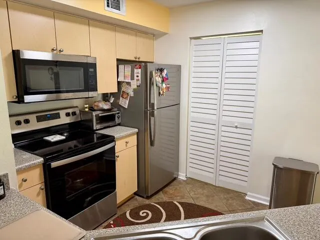 3718 NW ADRIATIC Lane #302