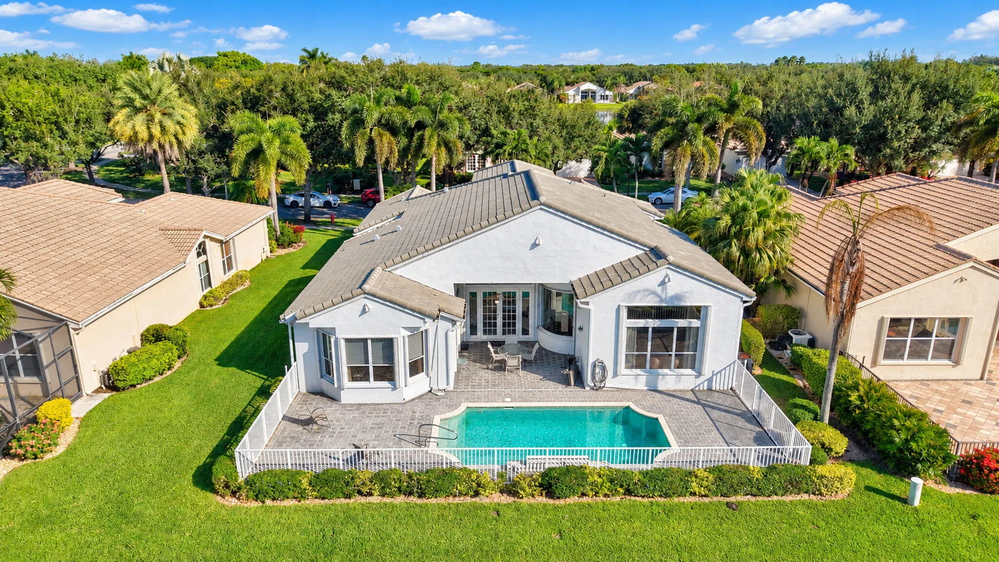 7657 ROYALE RIVER Lane