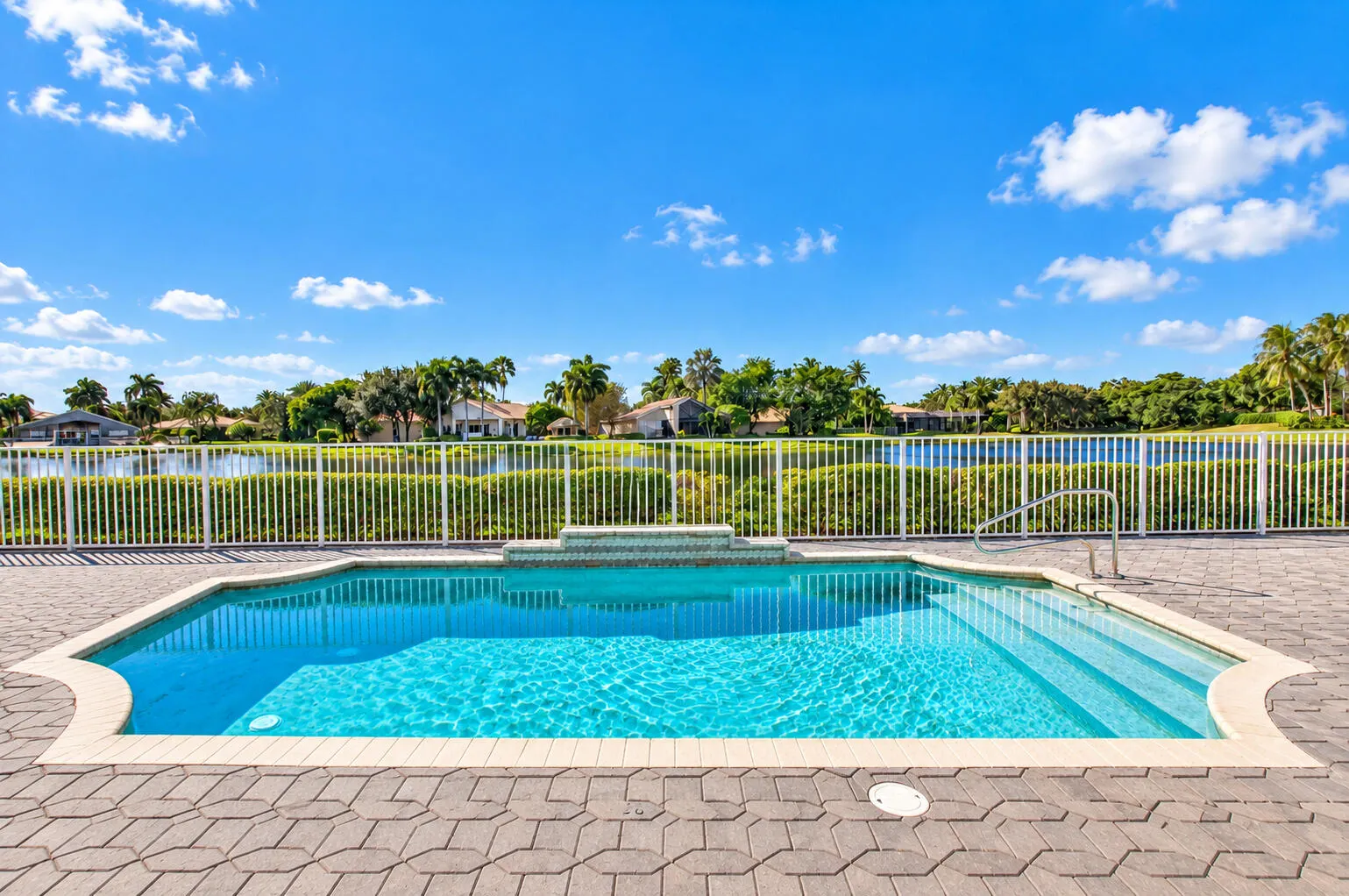 7657 ROYALE RIVER Lane