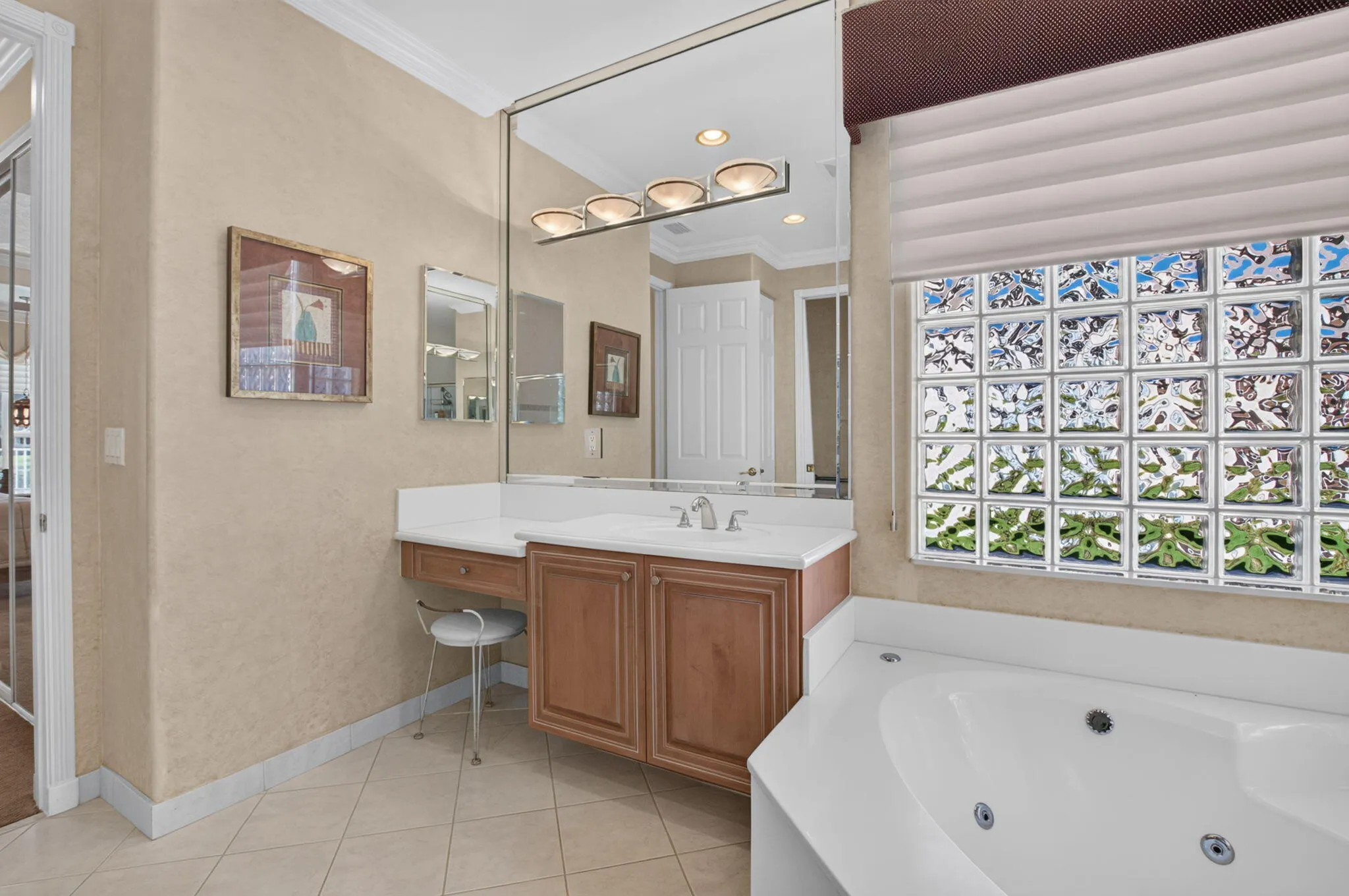 7657 ROYALE RIVER Lane