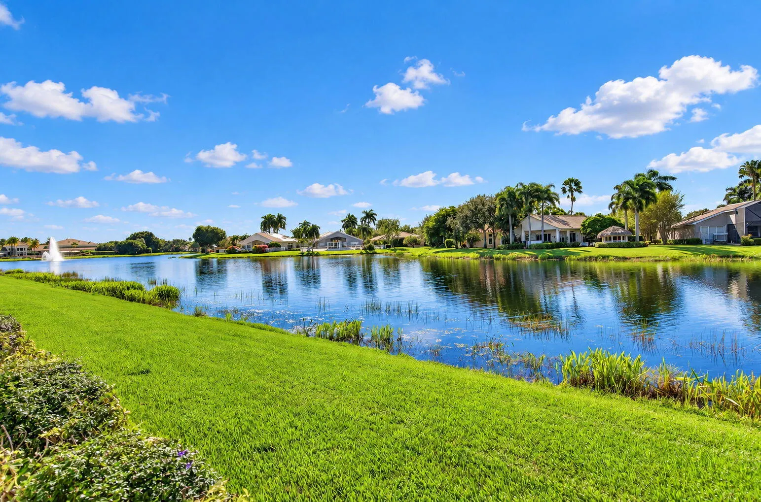 7657 ROYALE RIVER Lane