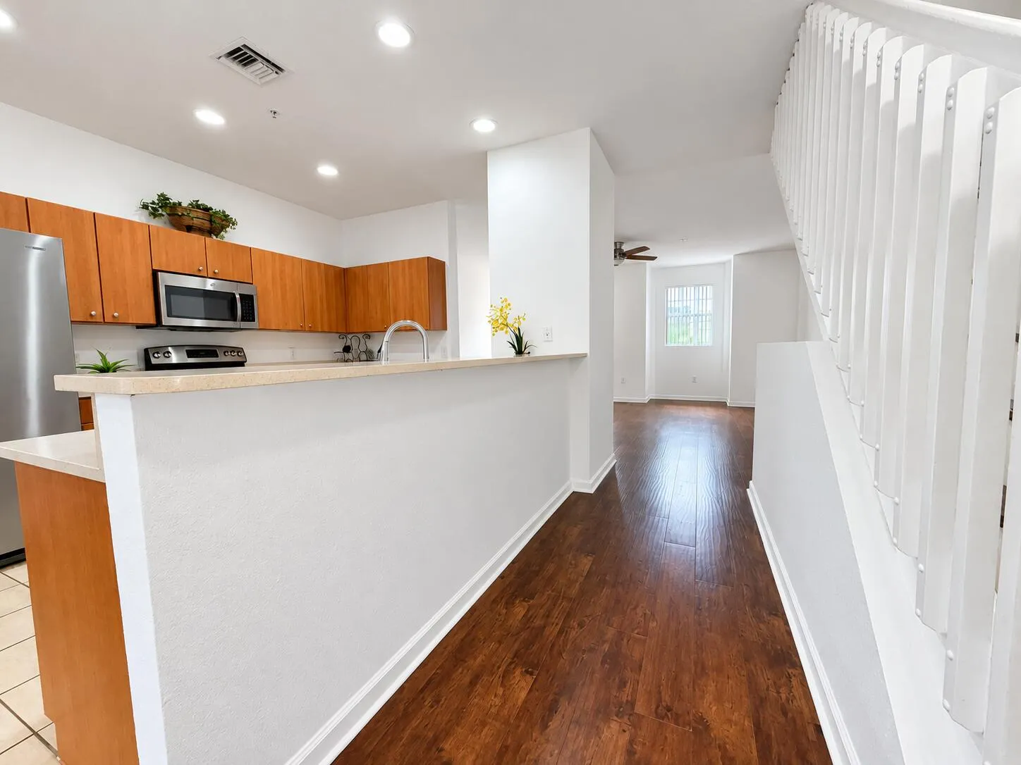 2725 NE 8TH Avenue #112
