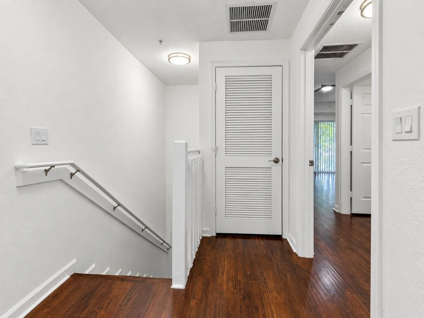 2725 NE 8TH Avenue #112