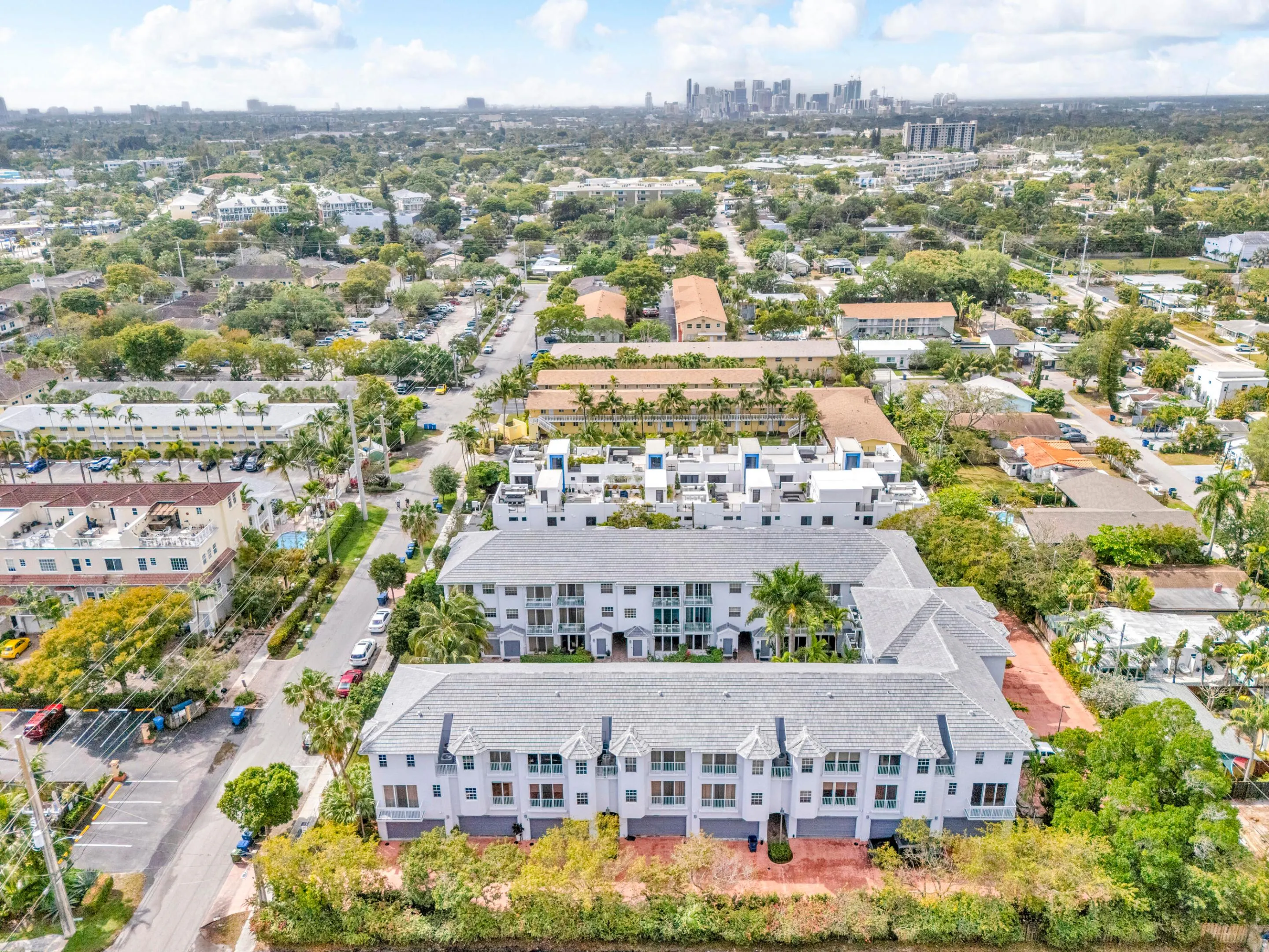 2725 NE 8TH Avenue #112