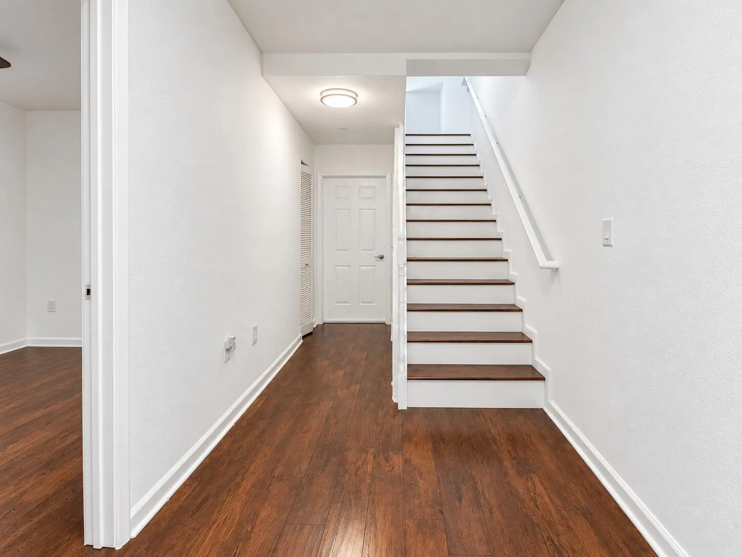 2725 NE 8TH Avenue #112