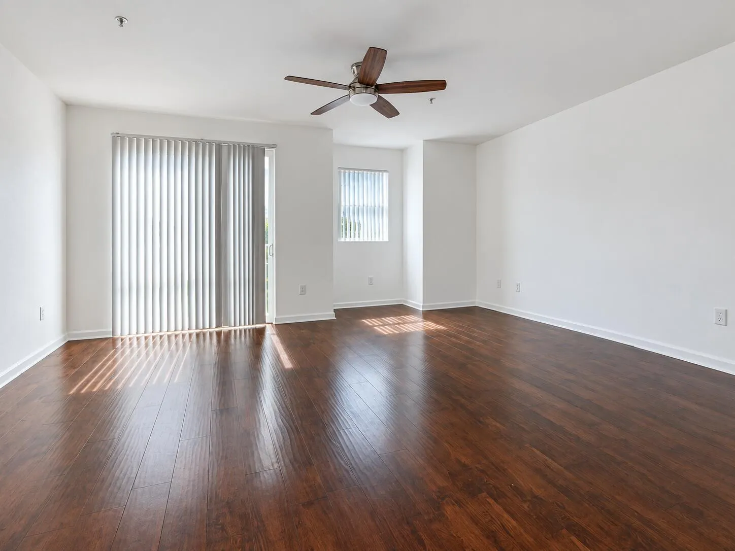 2725 NE 8TH Avenue #112