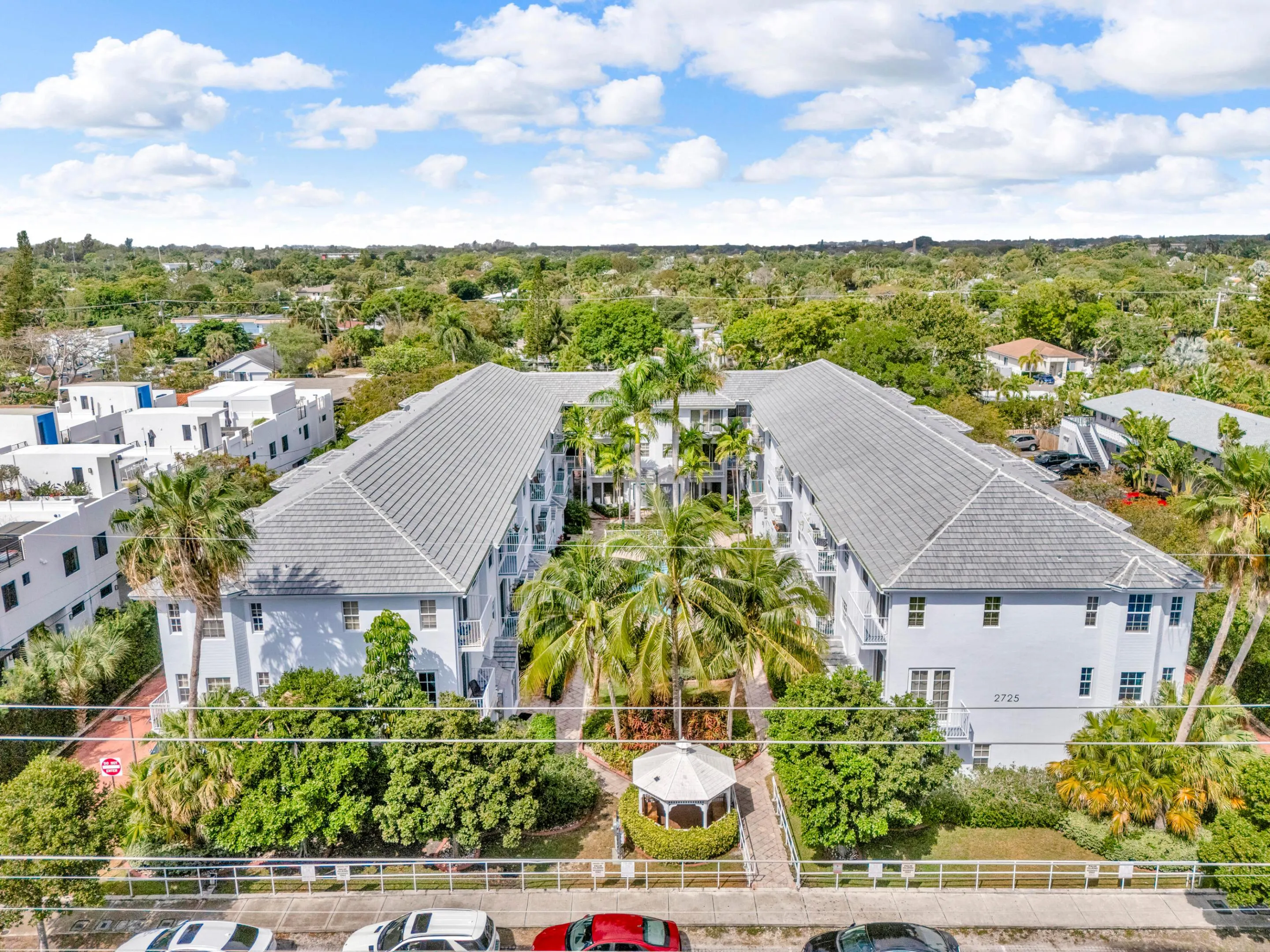 2725 NE 8TH Avenue #112