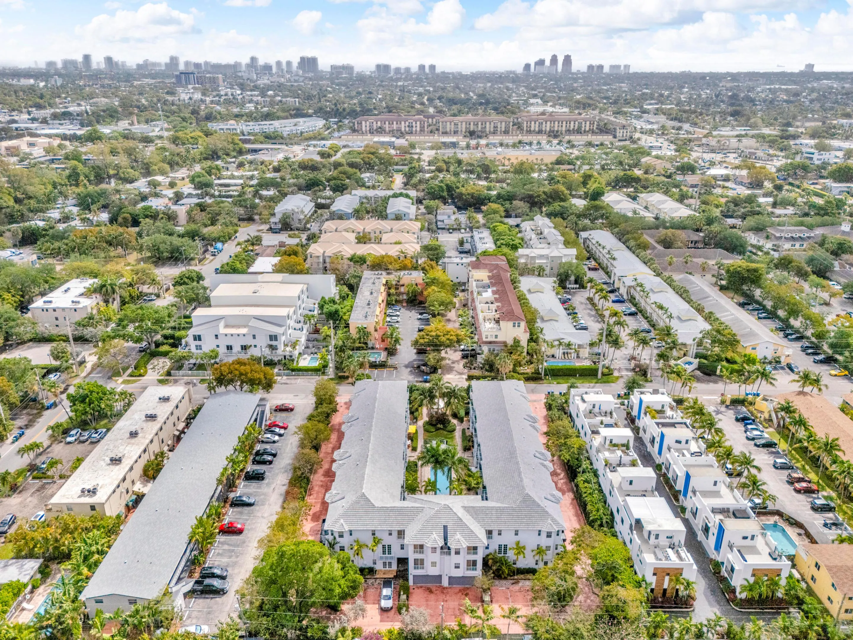 2725 NE 8TH Avenue #112