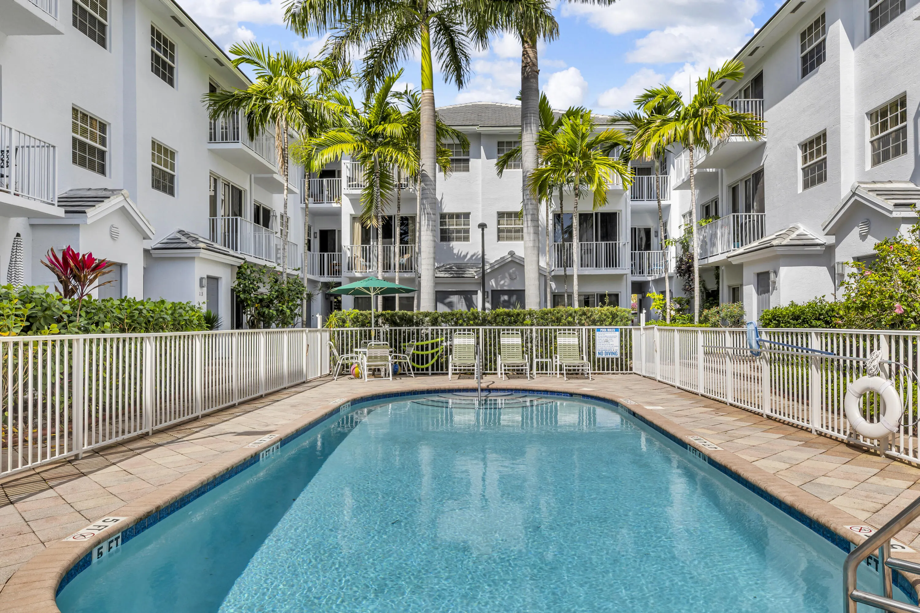 2725 NE 8TH Avenue #112
