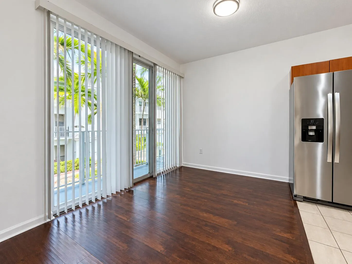 2725 NE 8TH Avenue #112